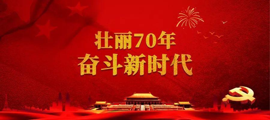 天津姑娘爱上外国穷小子,领证时才知,他是拥有6000平城堡的伯爵