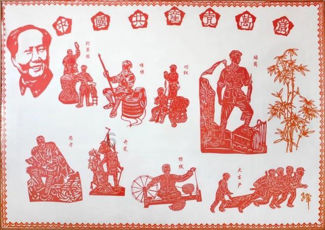 推眼镜时好帅！高铁上旁若无人批改论文，南航一教授红了