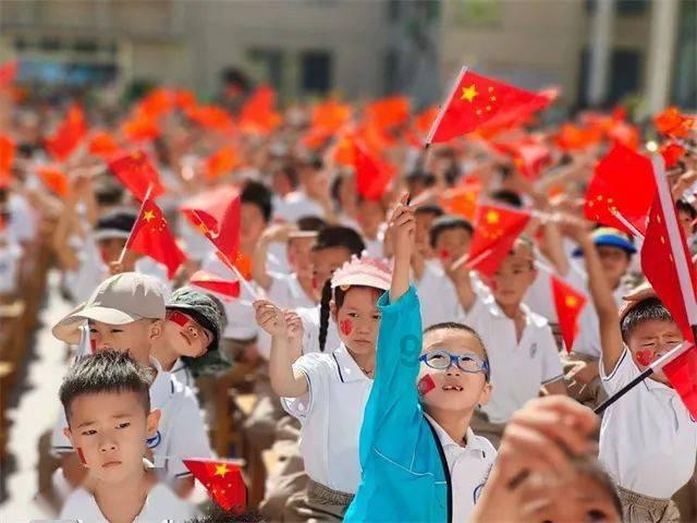 保时捷第二款“纯电”SUV曝光!售价上涨,会比仰望U8贵吗?