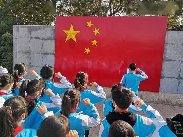 表示内心不安的词语